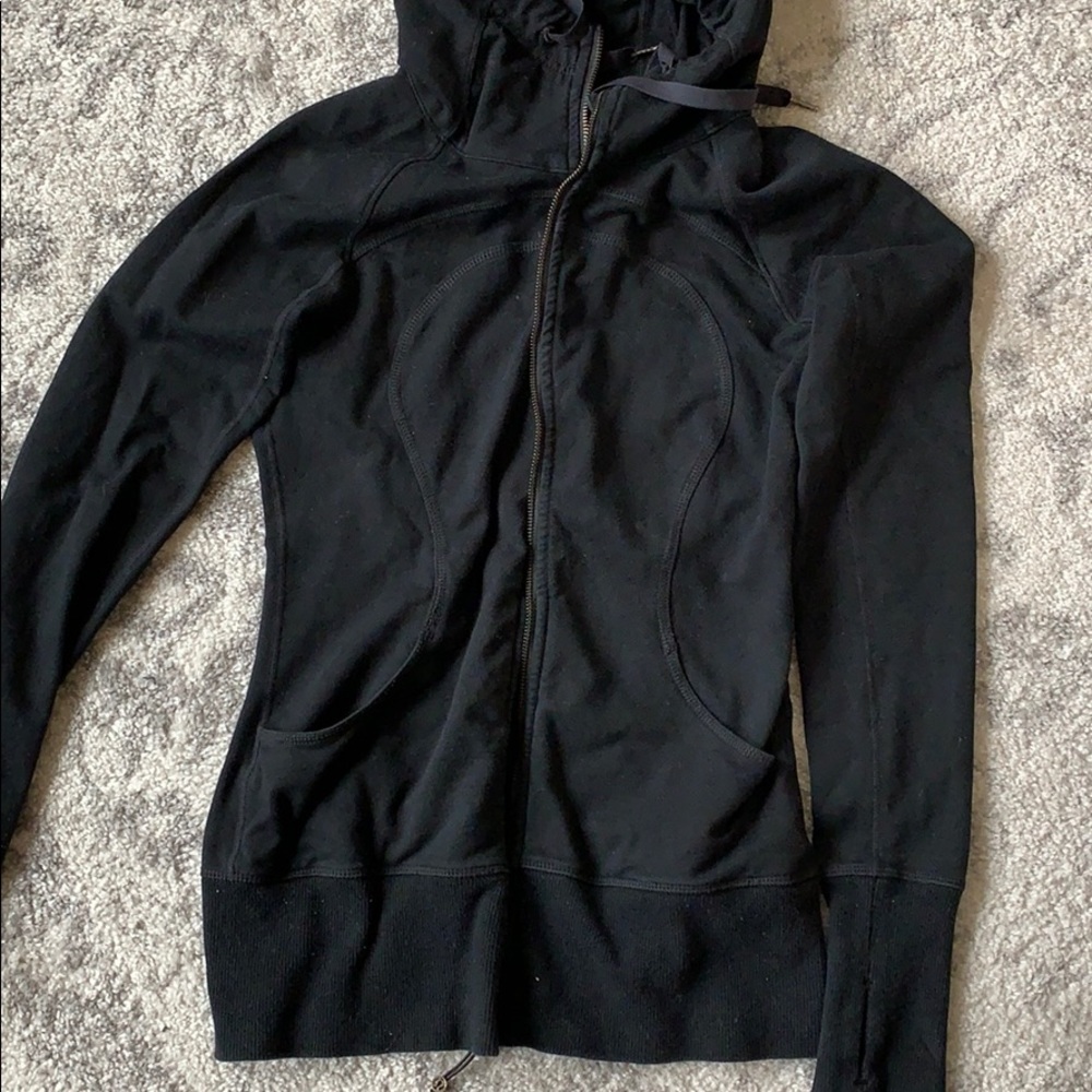 Lululemon Black sweatshirt